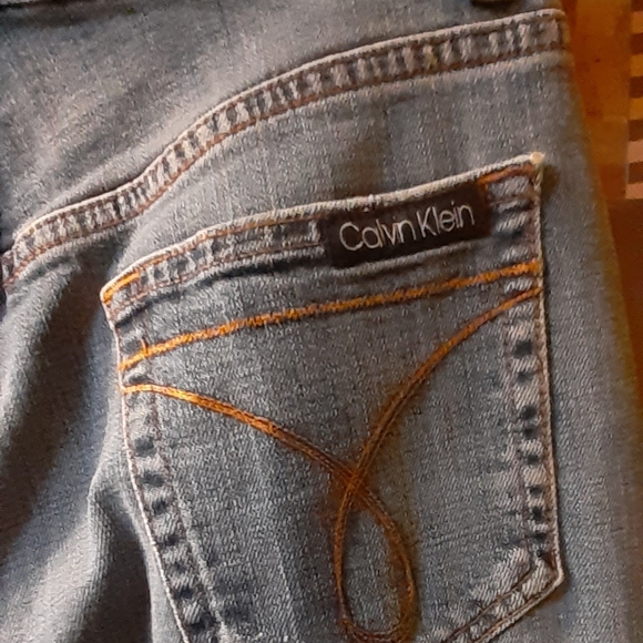 Womens calvin Klein loose fit jeans - Picture 2 of 4